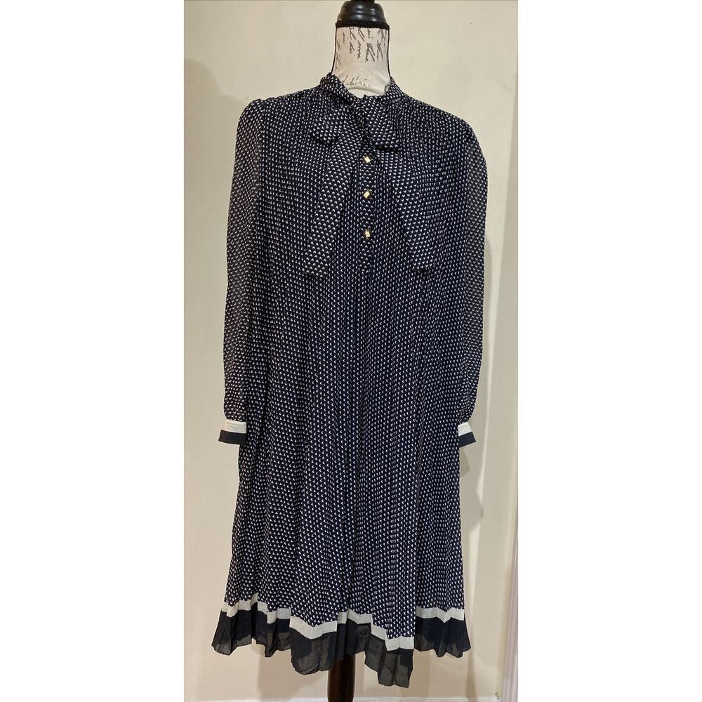 Hoss Intropia Marino Navy Blue Size Large